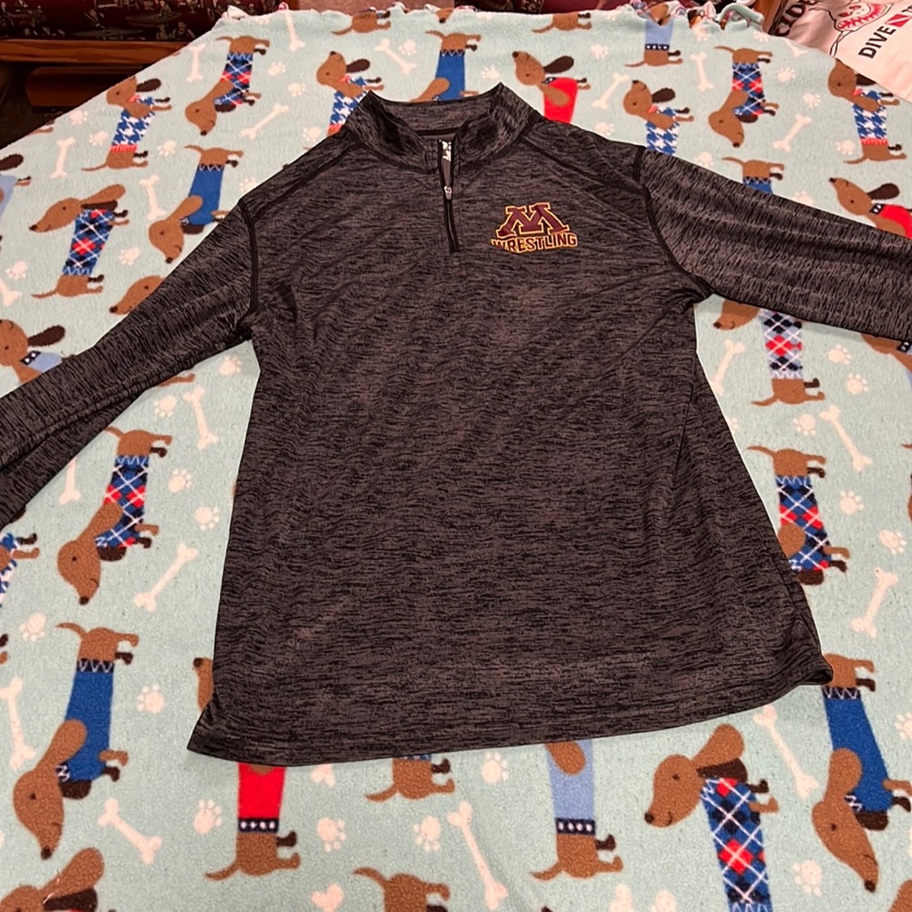 University of Minnesota long sleeve wrestling size medium